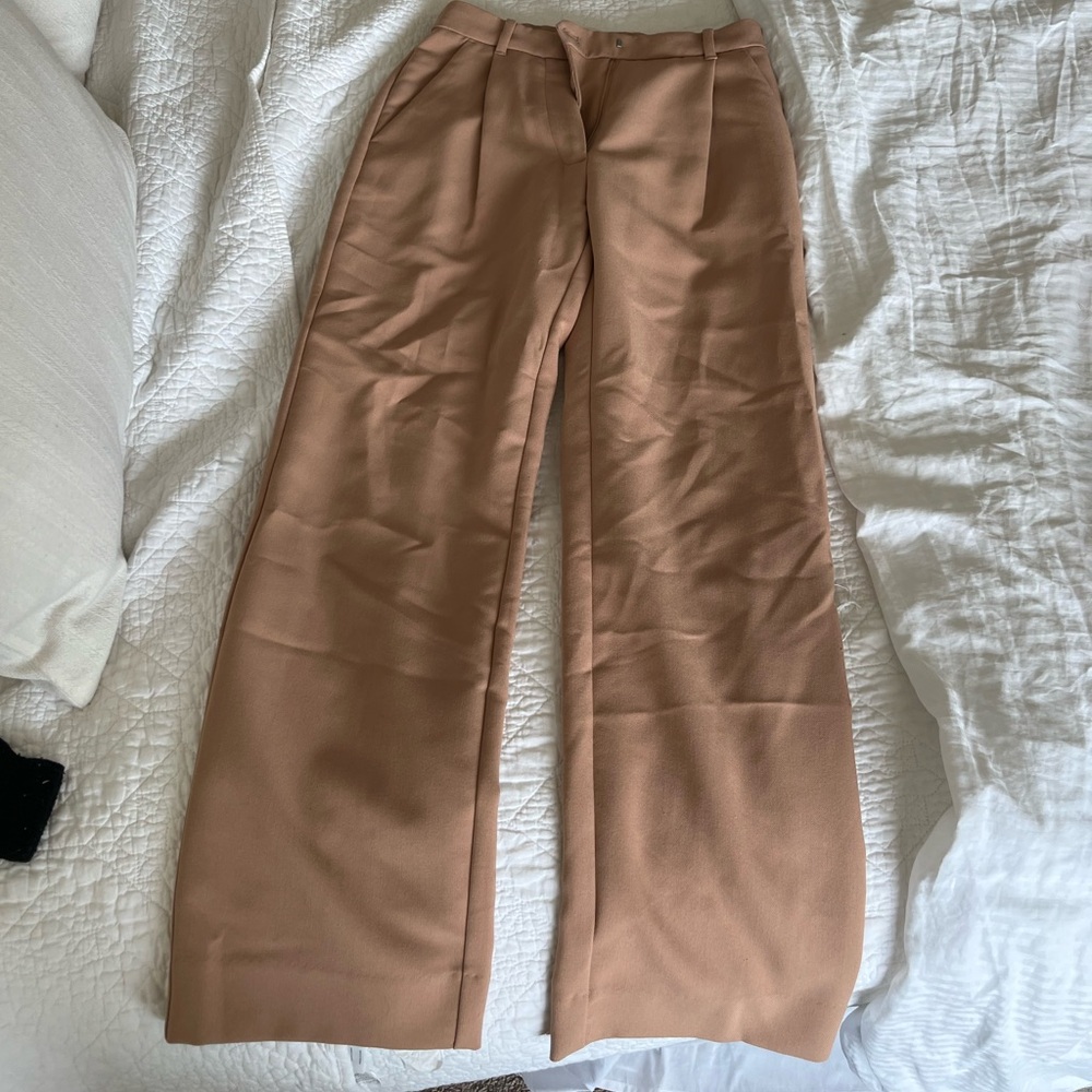 Abercrombie and Fitch Tan Pants 24/00